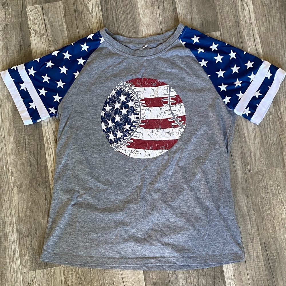💚 2/$15 Patriotic Gray and Blue Short Sleeve Tee - Picture 2 of 2